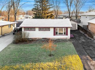 816 Valley Ln, Lockport, IL 60441