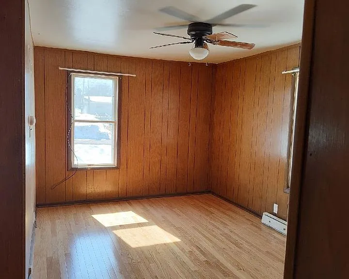 200 W Mill St — Photo 3