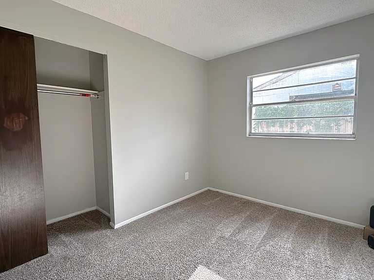 2402 E 99th Ave — Photo 15