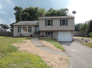 5 Teakwood Rd, Springfield, MA 01128