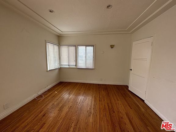 3rd image of 2604 Santa Monica Blvd