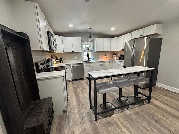 5th image of 171 River Road