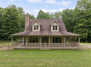 29 Cherry Tree Ln, Mercer, PA 16137