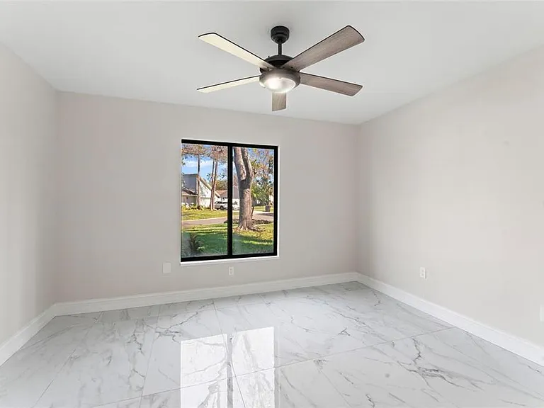 4520 Pine Hollow Dr — Photo 18