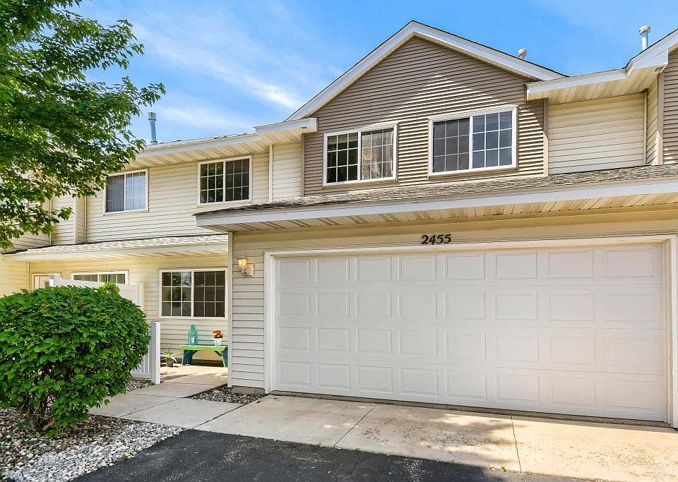 1st image of 2455 Yellowstone Dr #115