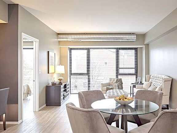 3rd image of 1224 N Wells St #307