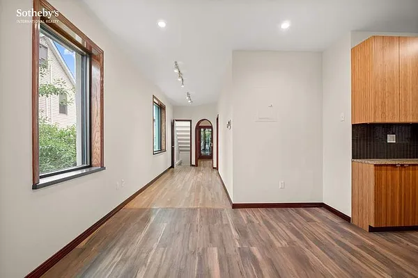 Rented by Sotheby's International Realty | media 20