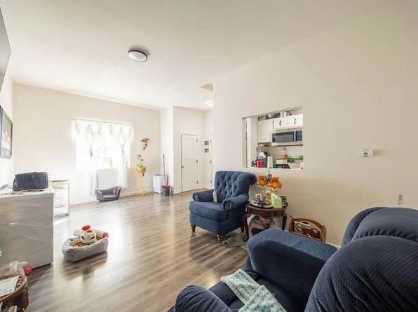 1658 E Walnut St #2