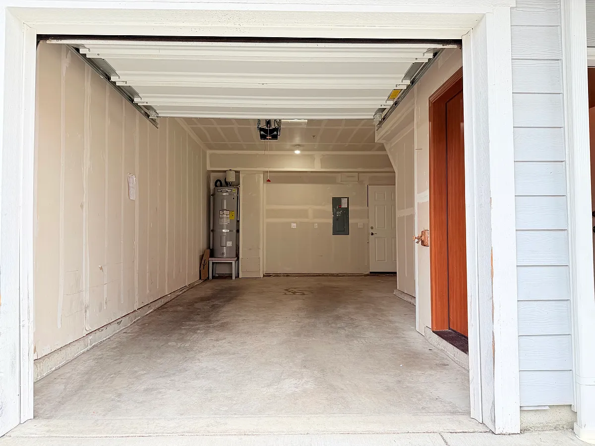 Building Photo - 4337 S Cedar St #A