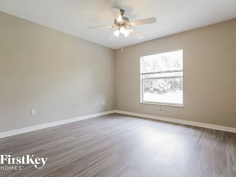2463 Alesio Ave — Photo 8
