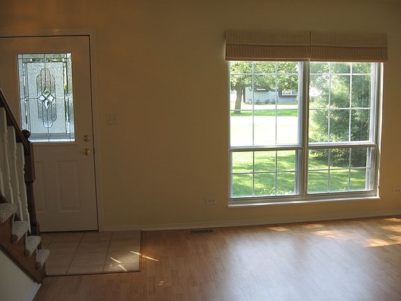 LIVINGROOM NEW WOOD FLOOR