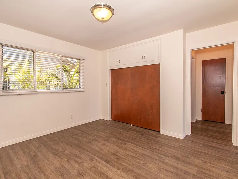 4205 Monroe Ave — Photo 11