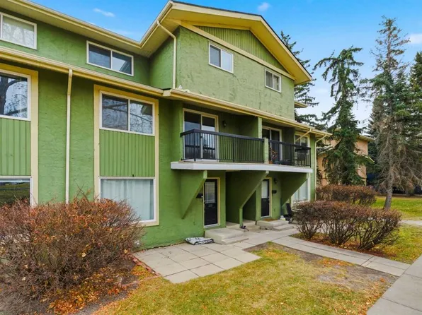 2200 W Woodview Dr SW #306, Calgary, AB T2W 3N6