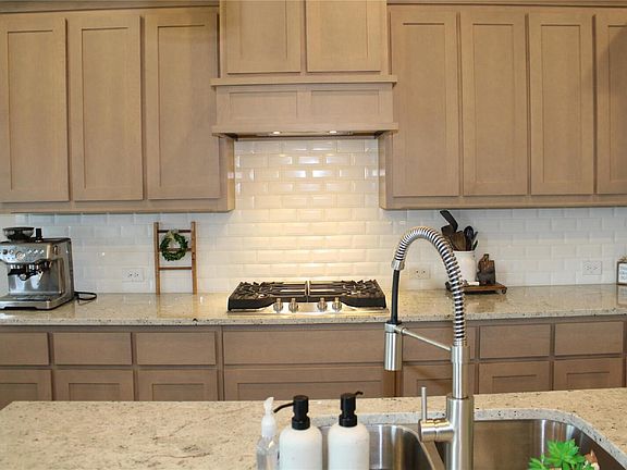 5th image of 4405 Copper Point Dr