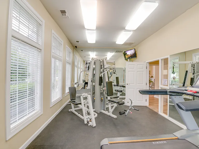 Somerset Pointe — Photo 10