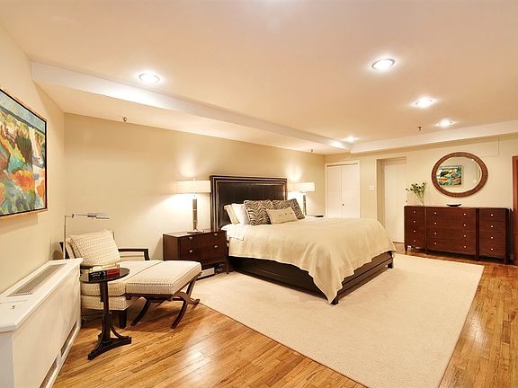 4th image of 571 Hudson St APT 1B