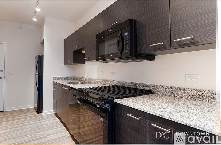 1st image of 750 N La Salle Dr #808