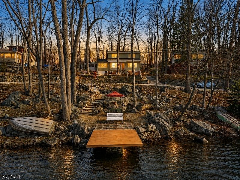 1st image of 51 Lakeside Dr