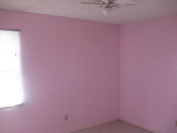 3rd image of 1408 W Tichenor Ln