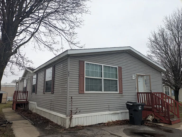 351 N Squirrel Rd #225 — Photo 2