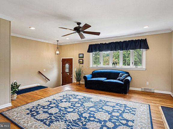 3rd image of 2501 Crossgates Dr