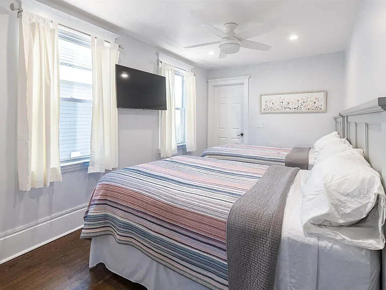 8310 Ventnor Ave — Photo 25