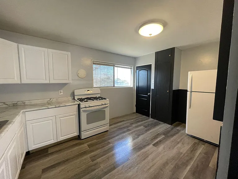3421 Elmhurst Dr — Photo 9