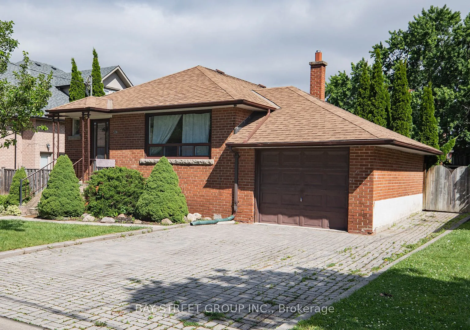 3 bed, $2,400 — Photo 2