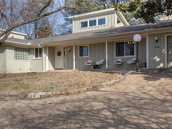2nd image of 858 N Woodlawn Dr