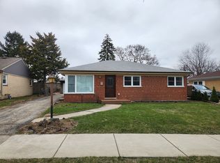 33 Cranbrook Dr, Des Plaines, IL 60016