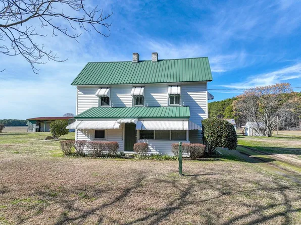 20344 Old County Rd, Parksley, VA 23421