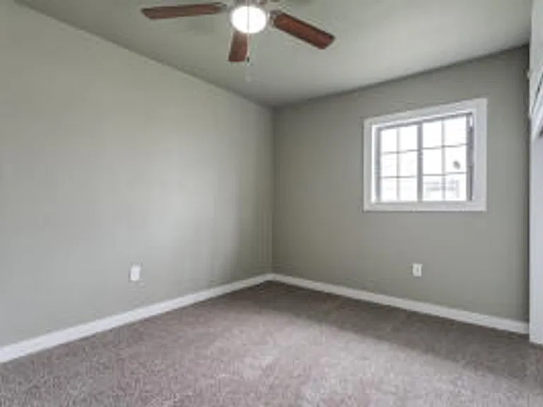 918 E Rice St — Photo 13