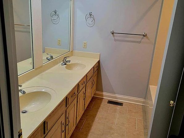 7644 Liberty Ct, Newburgh, IN 47630