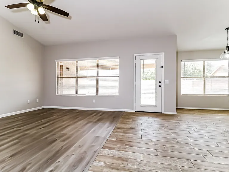 17205 N Chance Dr — Photo 3