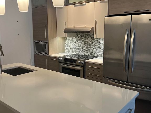 5th image of 5662 Roberts St #108