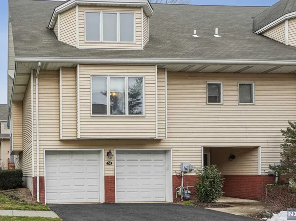 51 Iris Cir, Glen Rock, NJ 07452