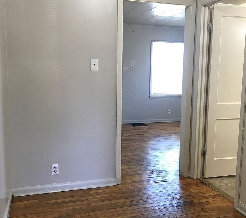 1st image of 2632 SE Adams St