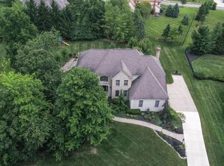 748 Woods Hollow Ln, Powell, OH