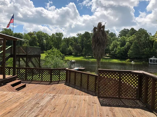 346 Holly Lk E, Livingston, TX 77351