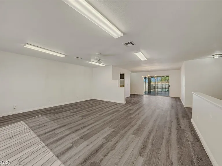 6760 W Oakey Blvd — Photo 9
