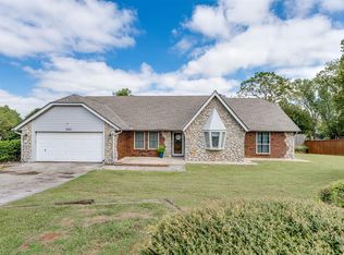 1885 E Sherwood Ter, Mustang, OK 73064