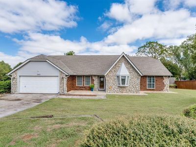 1885 E Sherwood Ter, Mustang, OK, 73064