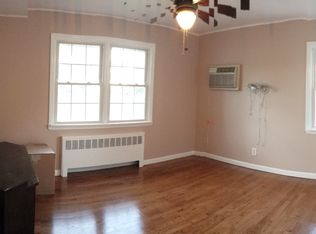 88 Ketcham Rd, Hicksville, NY 11801