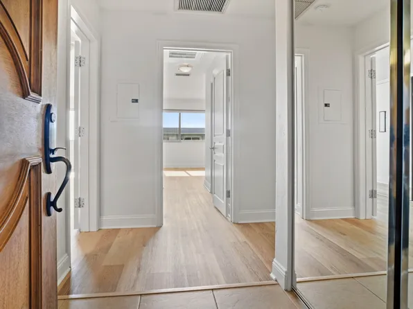 7635 Eads Ave Unit 305, La Jolla, CA 92037