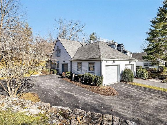 2nd image of 75 Brook Hills Cir
