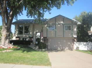 5920 Drake Cir, Lincoln, NE 68516