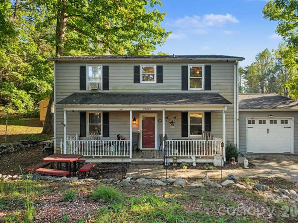 2505 Point St, Claremont, NC 28610