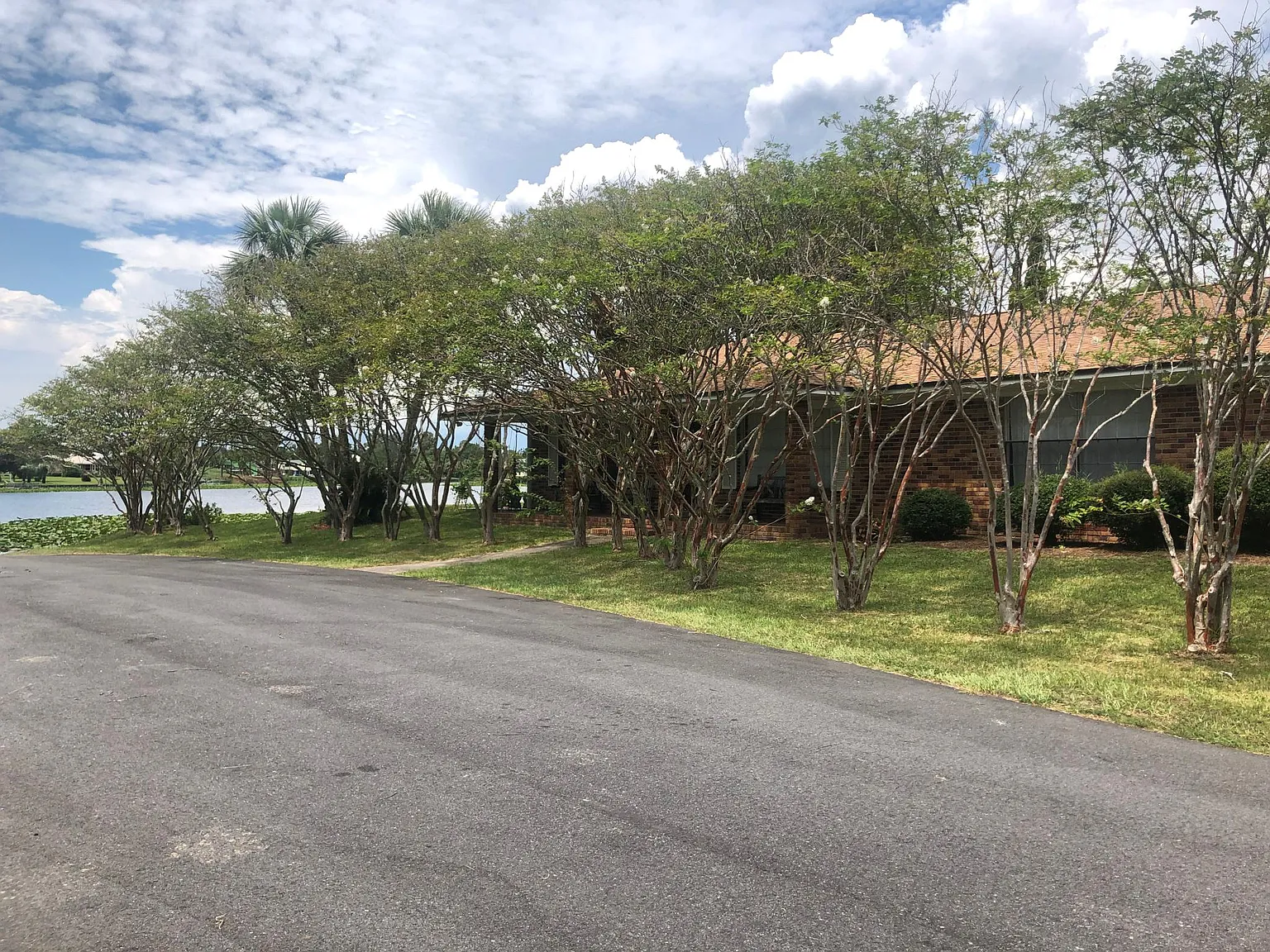 4 bed, 2320 sqft, $4,500 — Photo 2