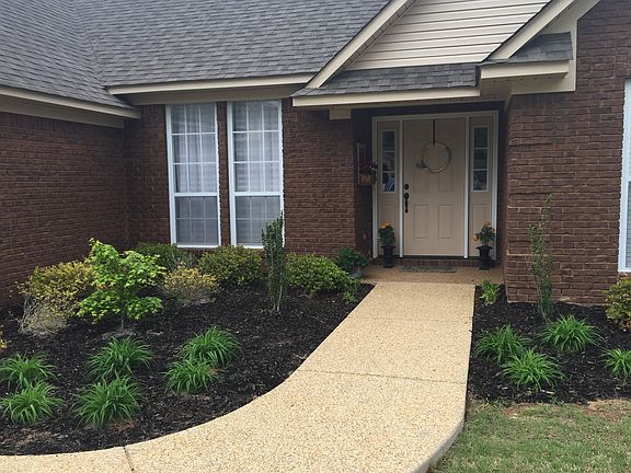 Charming front entrance
