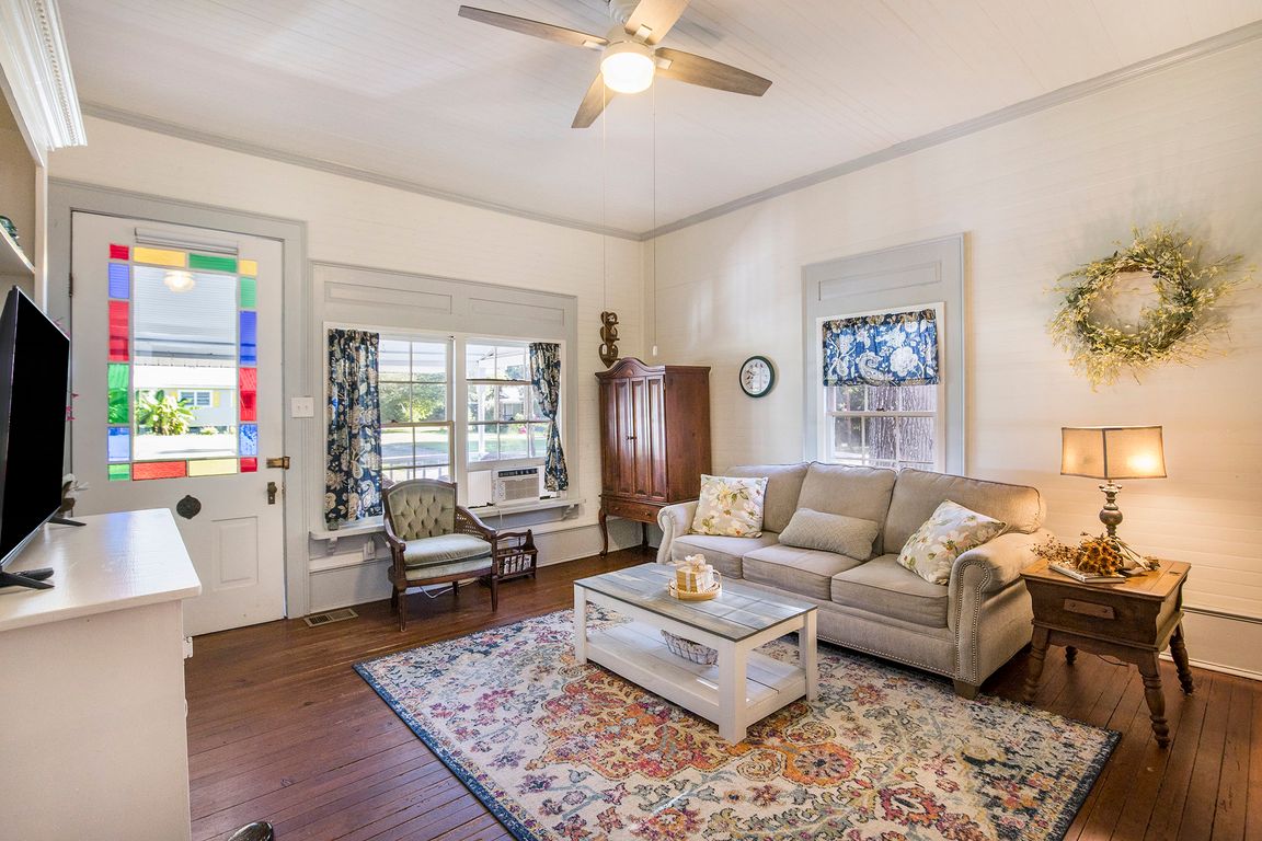 next background image